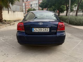 Toyota Avensis 2004