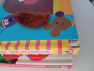 3 Duggee kids books in English verisons