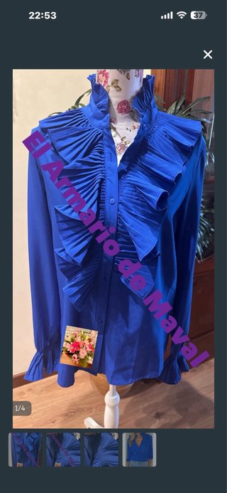 Camisa azul con volantes
