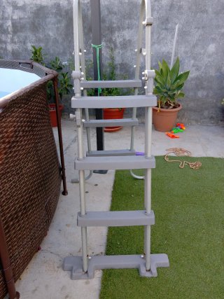 Escalera Piscina Desmontable Metal/Plástico