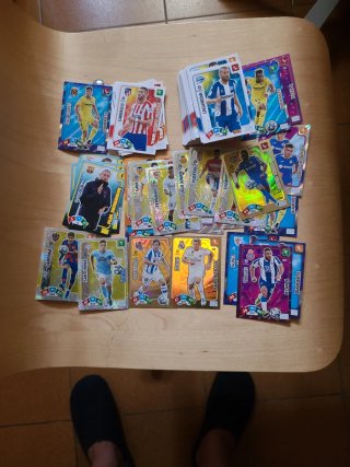 122 Cromos Adrenalyn 2019/20 79 normales y 43 espc