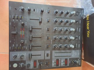 Mesa de Mezclas Behringer DJX750