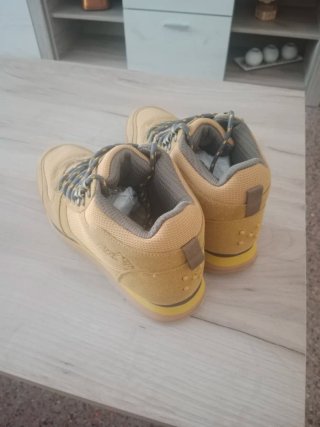 Botas Pull&Bear Beige y Amarillas