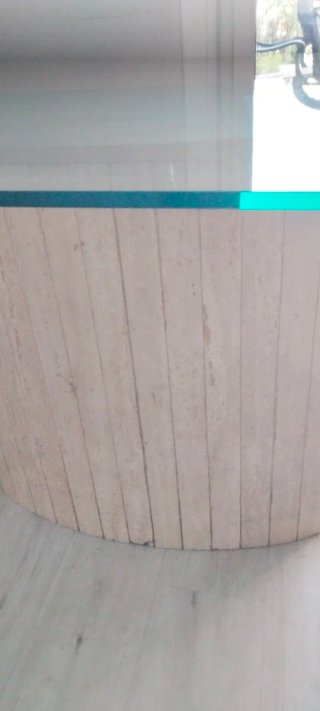 Mesa de comedor de cristal y mármol travertino