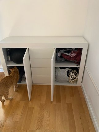Mueble de salón blanco