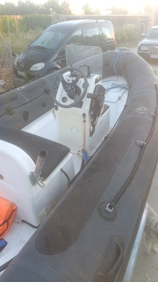 Semirrígida Valiant 4.5m