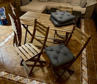 Conjunto mesa y sillas de jardín madera