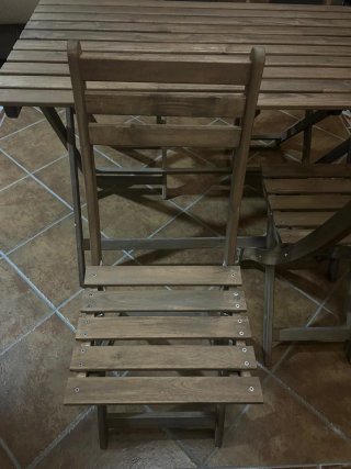 Conjunto mesa y sillas de jardín madera