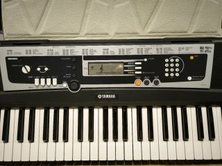 Teclado Yamaha 5 Octavas