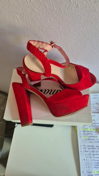 Tacones rojos de fiesta