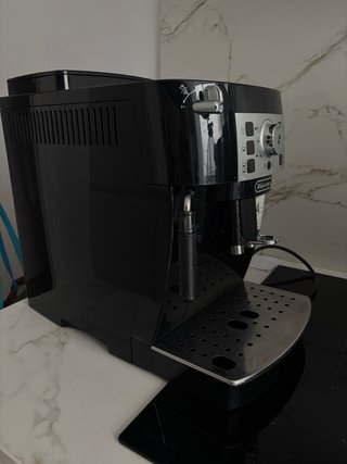 Cafetera DeLonghi Magnifica S Automática