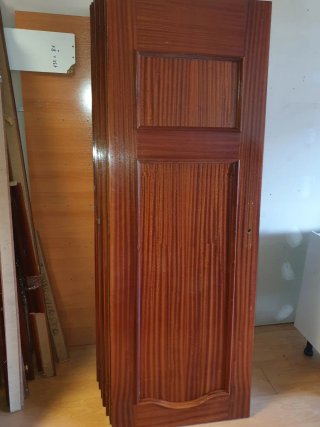 Puertas de madera maciza