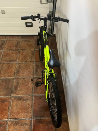 Bicicleta B'twin Montaña Verde Neón