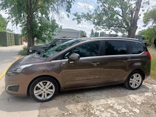 Peugeot 5008 2015