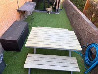 Mesa y bancos exterior madera y metal
