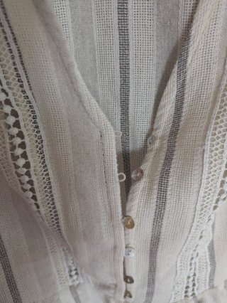 Blusa Stradivarius bordada Talla S