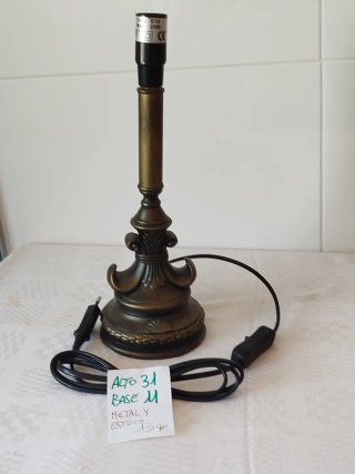 Lámparas de mesa varias.
