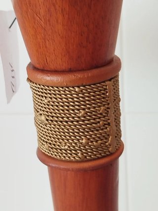 Lámparas de mesa varias.