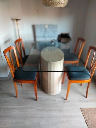 Mesa comedor cristal y 4 sillas madera y tapizado