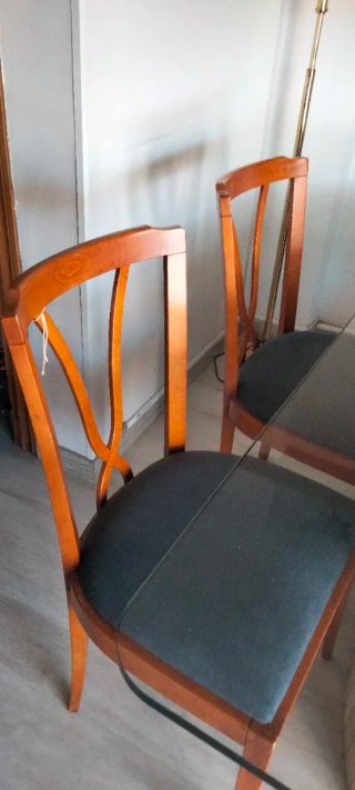 Mesa comedor cristal y 4 sillas madera y tapizado