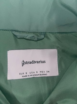 Chaqueta acolchada Stradivarius verde azulado