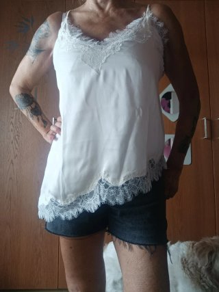 Blusa de encaje blanco para mujer