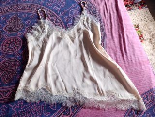 Blusa de encaje blanco para mujer