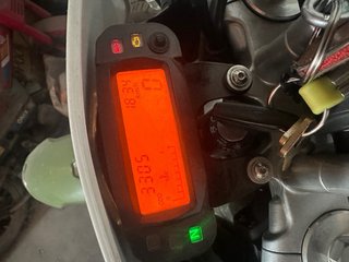 Moto UM DSR 125 Enduro Verde