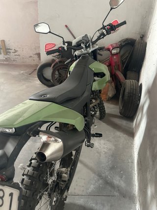 Moto UM DSR 125 Enduro Verde