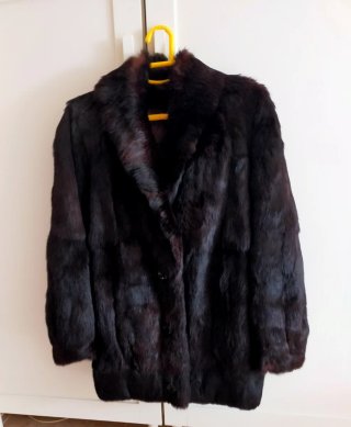 Chaquetón de pelo de conejo marrón