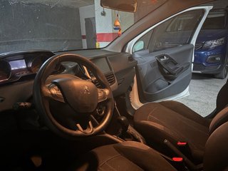 Peugeot 208 2013