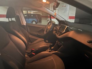 Peugeot 208 2013