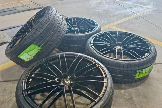 Llantas 22 con Neumáticos ABT