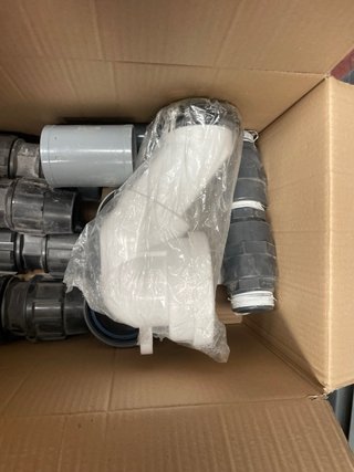 Lote accesorios polietileno/PVC para tubería