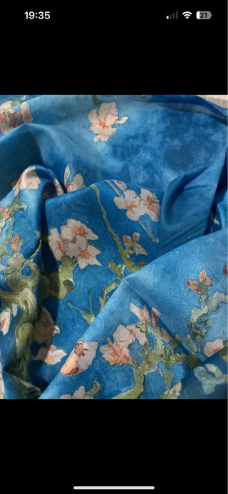 Foulard con fiori di mandorlo