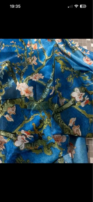 Foulard con fiori di mandorlo