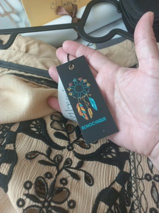 Kaftán bordado beige y negro y pantalon a juego