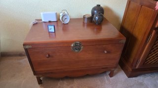 Baúl de madera de pino