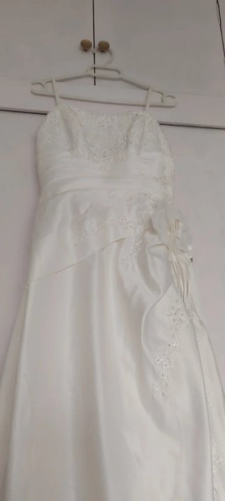 Vestido de Novia Crema Suave con Flores