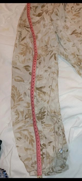 Blusa H&M floral beige y marrón talla 46