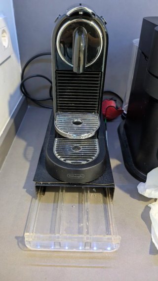 Cafetera Nespresso DeLonghi Citiz Negra