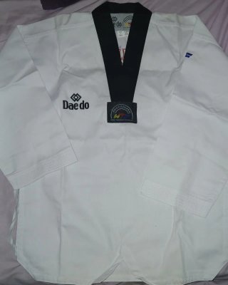 Conjunto Dobok Taekwondo Daedo 140cm