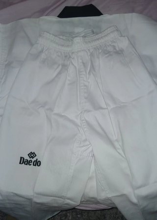 Conjunto Dobok Taekwondo Daedo 140cm