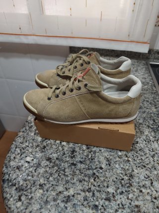 Zapatillas Prada Beige y Blanco