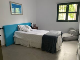 Cama 105 con colchón y base abatible