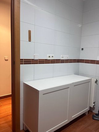 Mueble de almacenamiento blanco