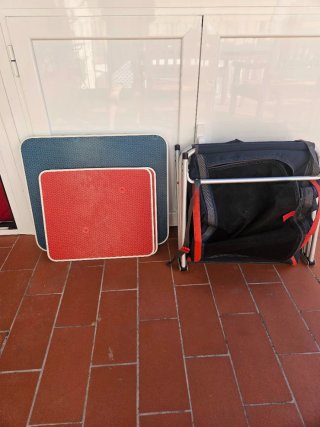 Armario Camping Plegable azul y rojo