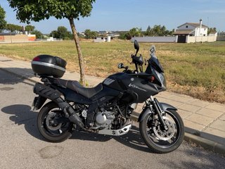 Suzuki V-Strom 650cc Moto