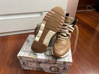 Zapatos Geox Beige y Marrón