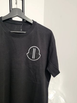 Camiseta Moncler Negra Logo